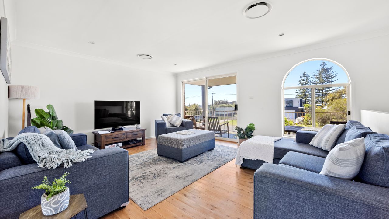 Sandy Adventures – Pet Friendly – 1 Min to Beach