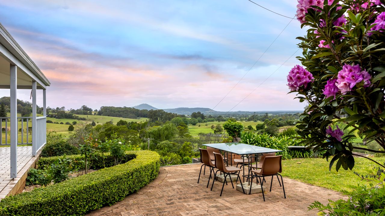 Olive Grove – Pet Friendly with Fireplace