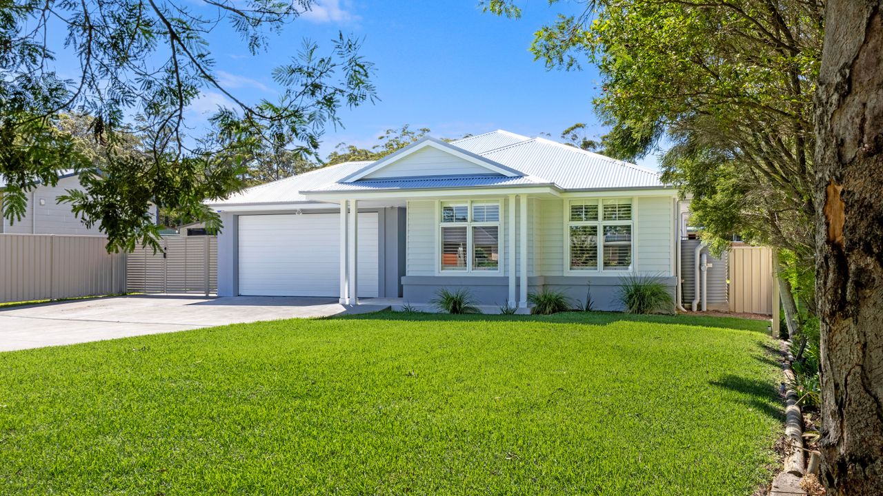 Barefoot Bay House – 10 Mins Walk to the Bay
