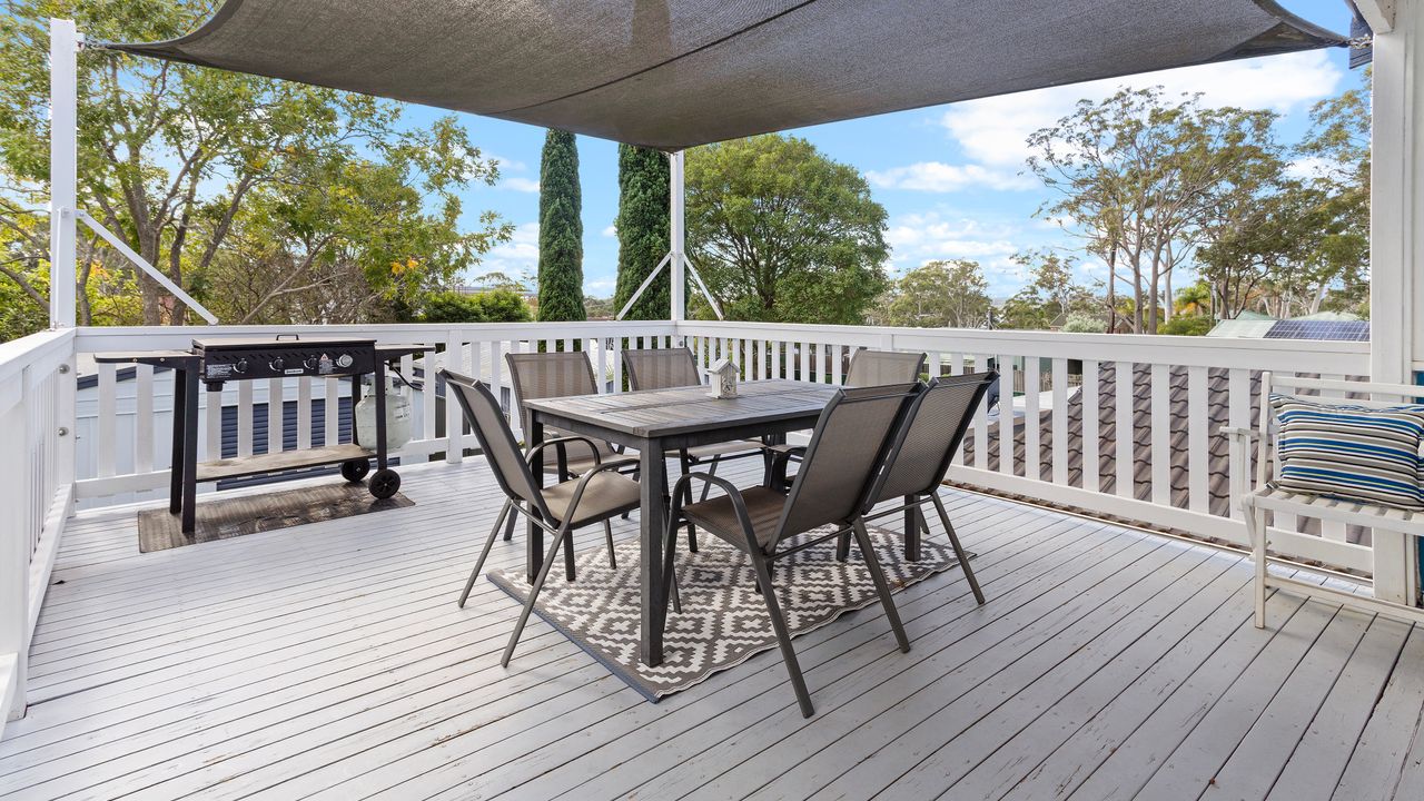 Sunset Sanctuary – Pet Friendly – 5 Mins Walk to Beach