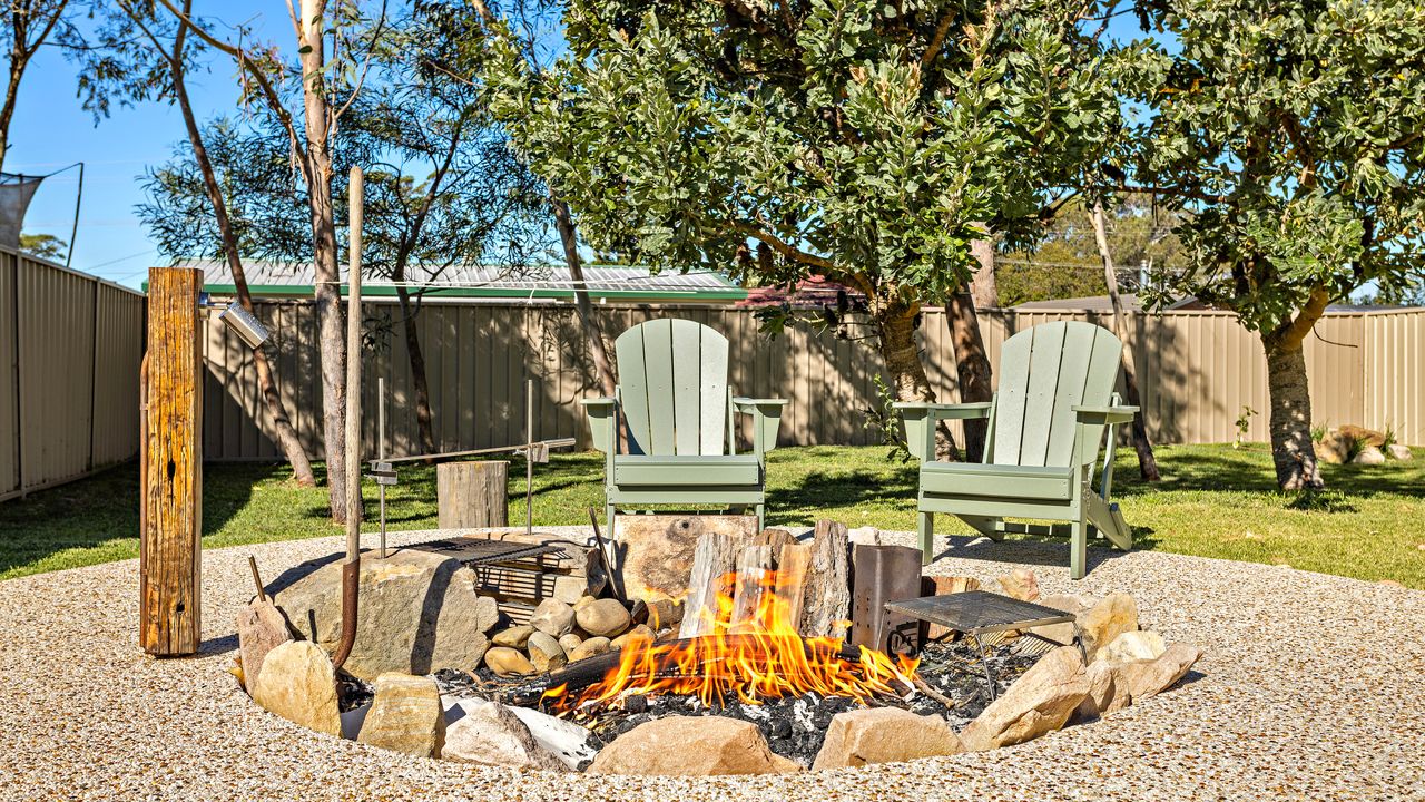 Poppy’s – Fire Pit – 4 Mins Walk to Beach