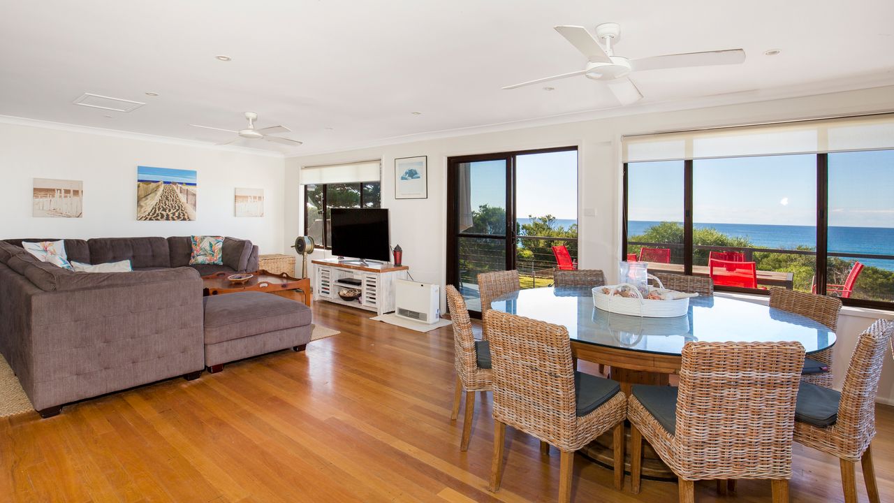 Endless Summer – Absolute Beachfront – Pet Friendly