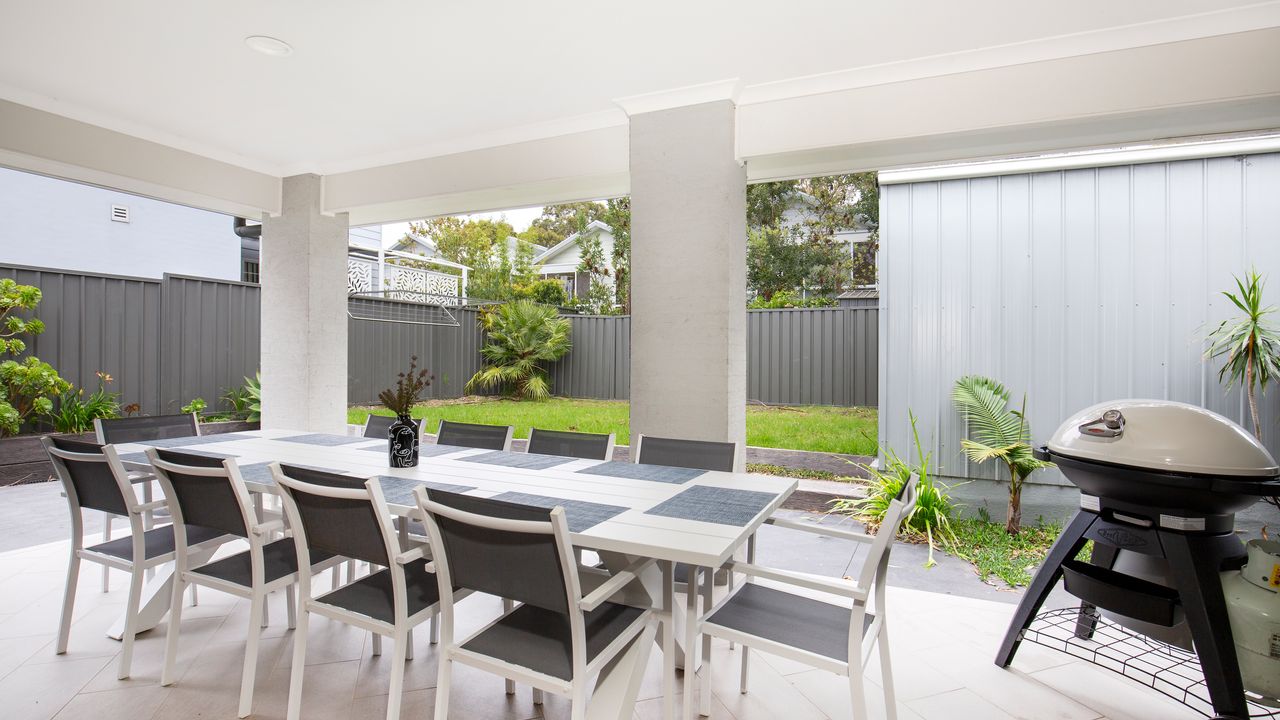 Calypso – 4 Mins Walk to Beach – Community Pool