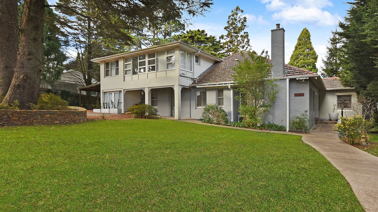 Woodford House