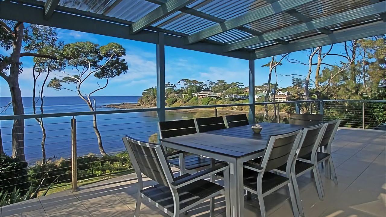 Baringa Crescent Clifftop Living