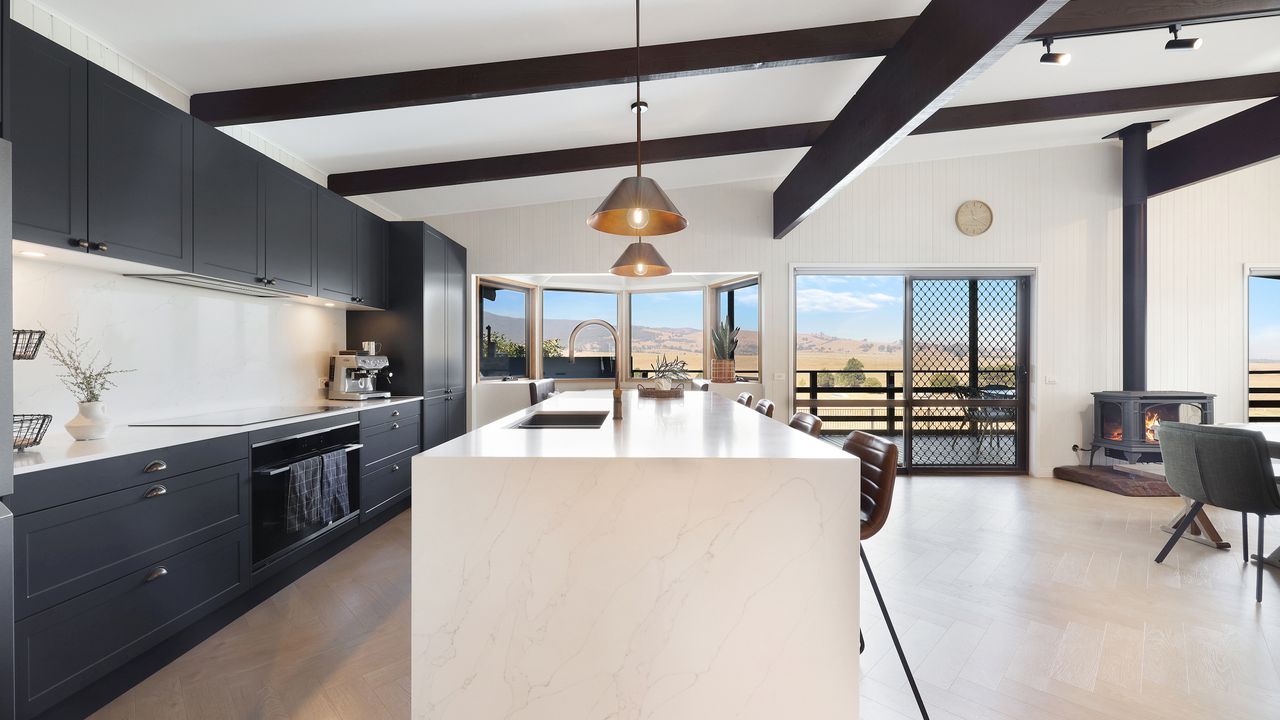 Bluegum Delatite Merrijig – 5 Minutes to Mt Buller Gates