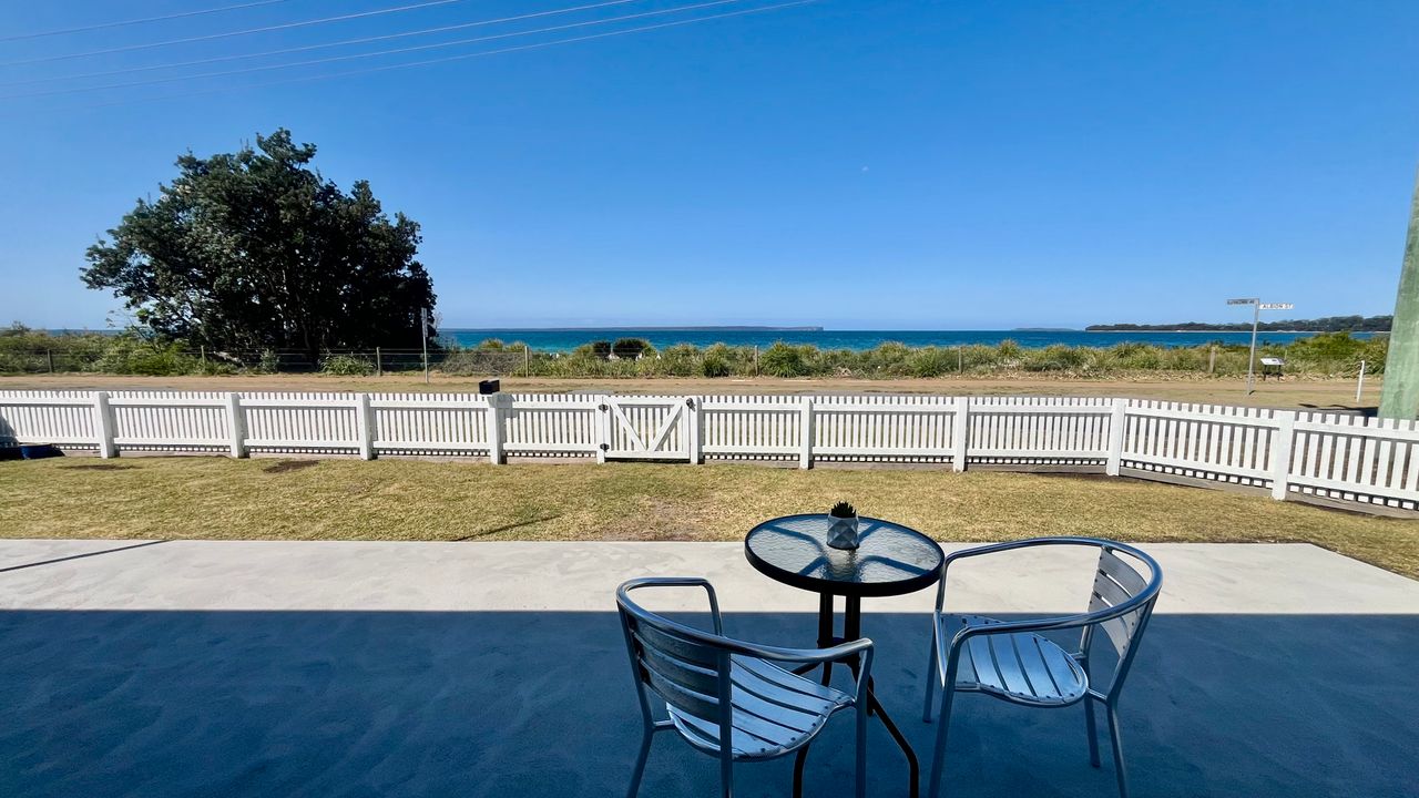 Sandy Shores Vincentia by Book Jervis Bay – Across the Road from the Beach! The Perfect Escape