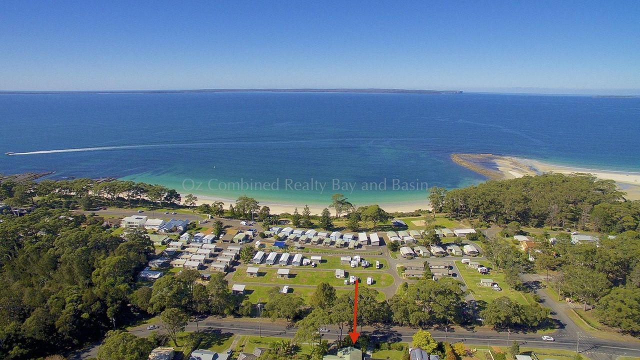 Burrill’s Cedar Cottage – Walking Distance to Water