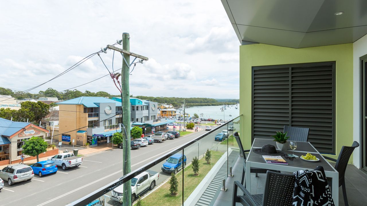 Ishtar Apartment 10- Water Views