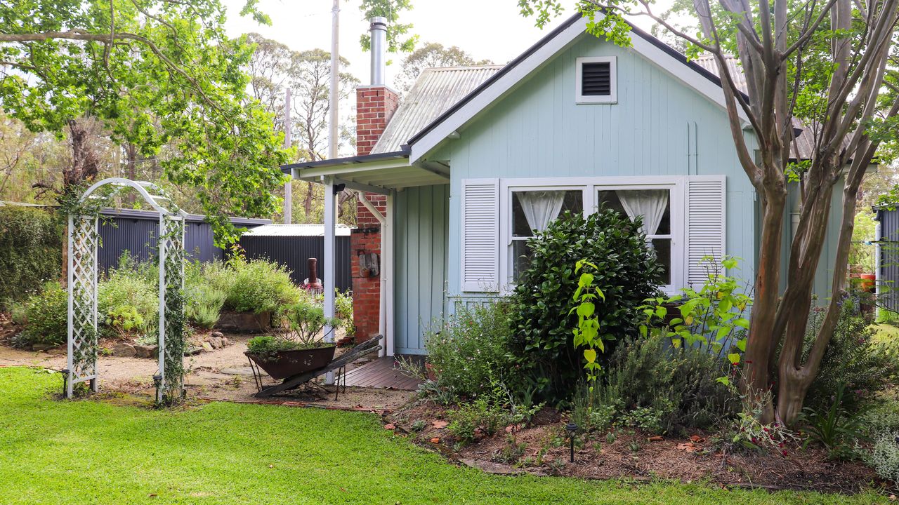 The Old Cottage – Country Couples Retreat