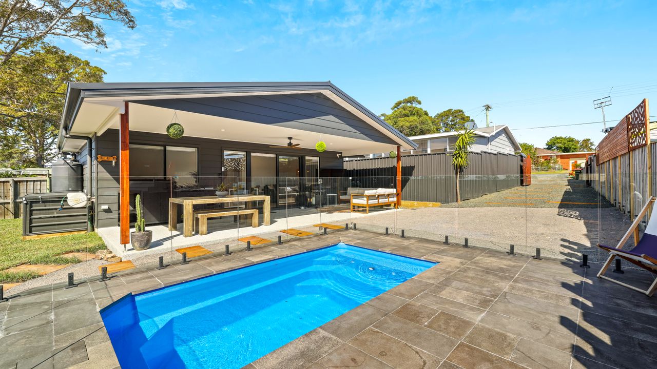 Pool Side Point Oasis – Plunge Pool