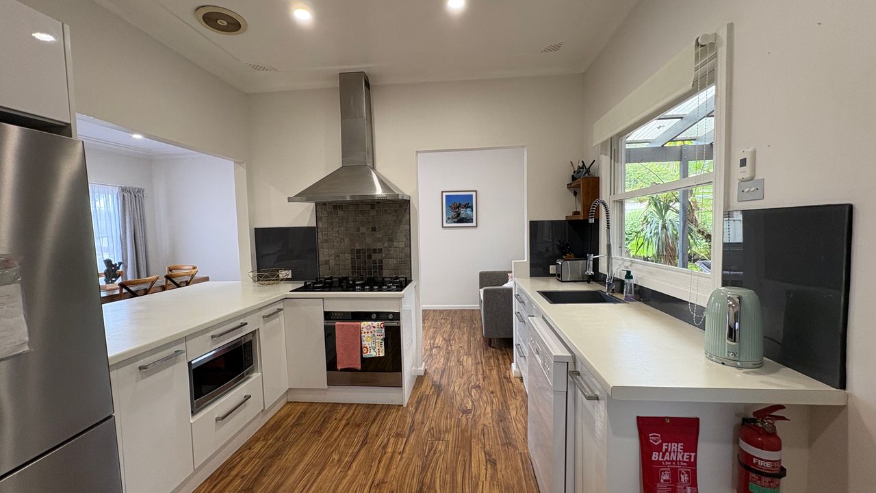 Dusky Whaler – Pet Friendly