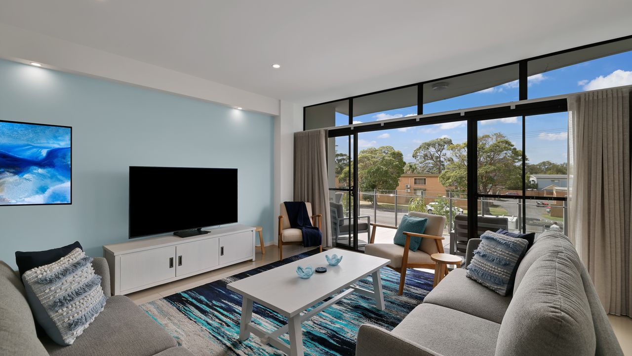 Waves – Luxury 3 Bedroom Apartment walk to everything