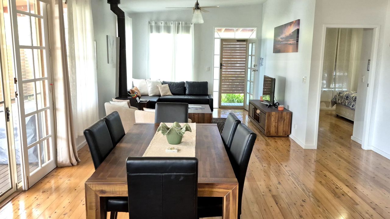 Seabreeze Cottage – Cosy Couples Retreat Stay by the Beach