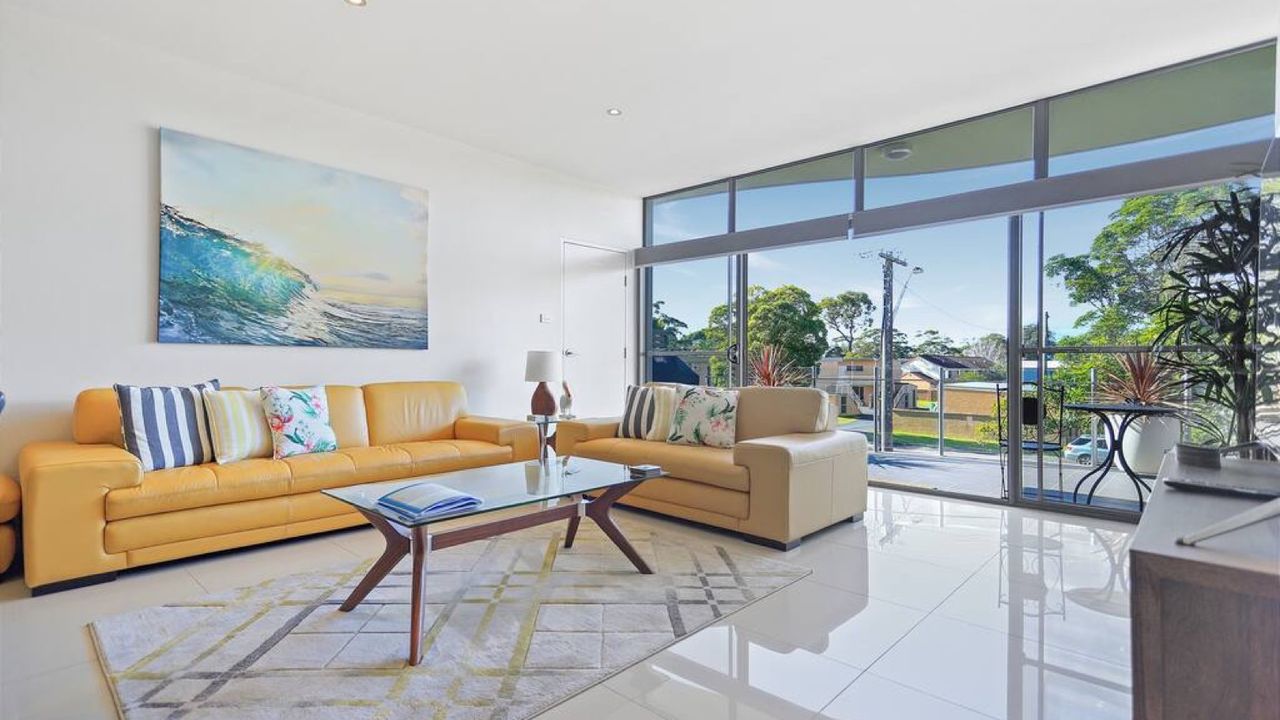 Aqua Shores – 1 Bedroom couples stay –  WIFI, Linen, Netflix and A/C