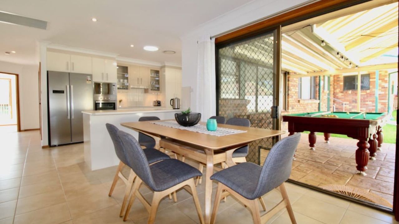 Coastal Getaway – Free WIFI, linen & GAMES ROOM