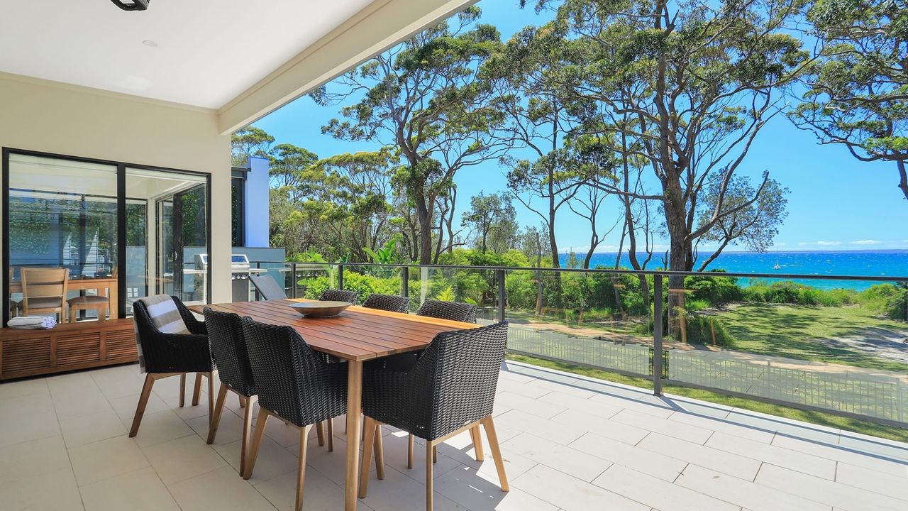 Beachfront Haven On Collingwood Beach