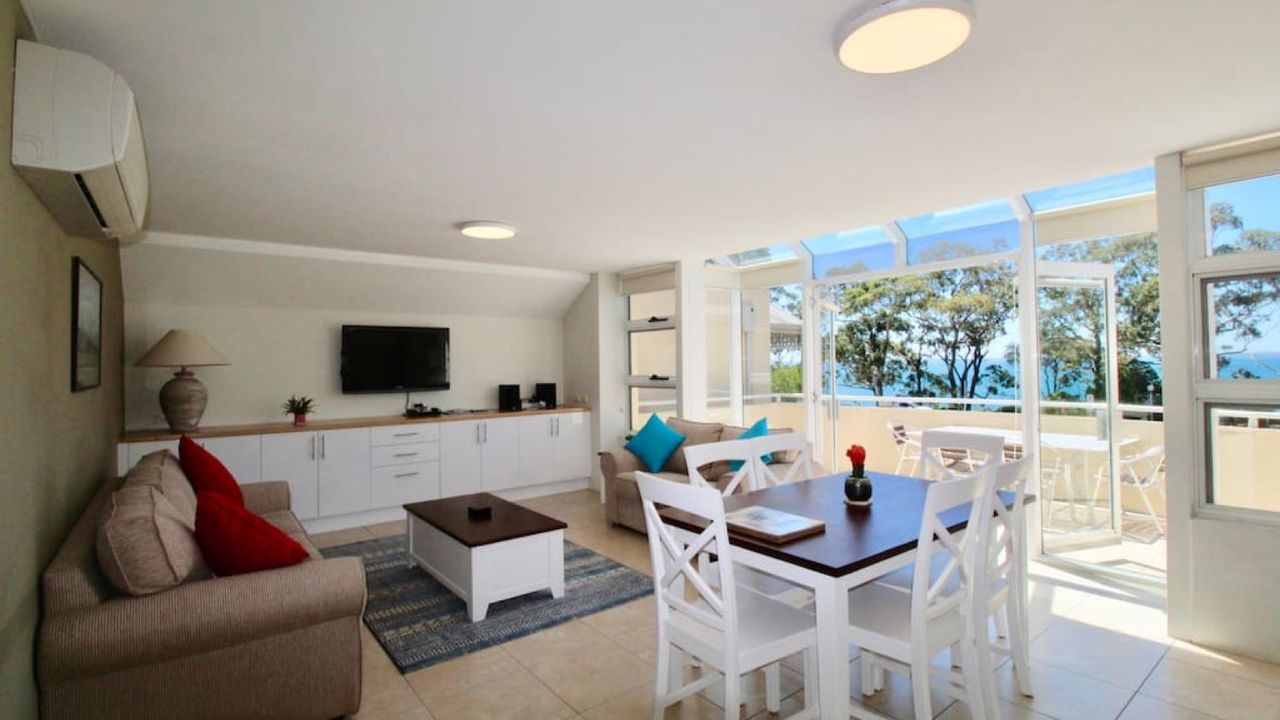 SIMPLY THE BEST by Book Jervis Bay Waterviews over the park