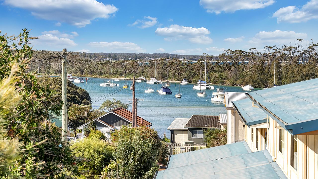 Woo23/15 – The Porthole of Huskisson by Experience Jervis Bay