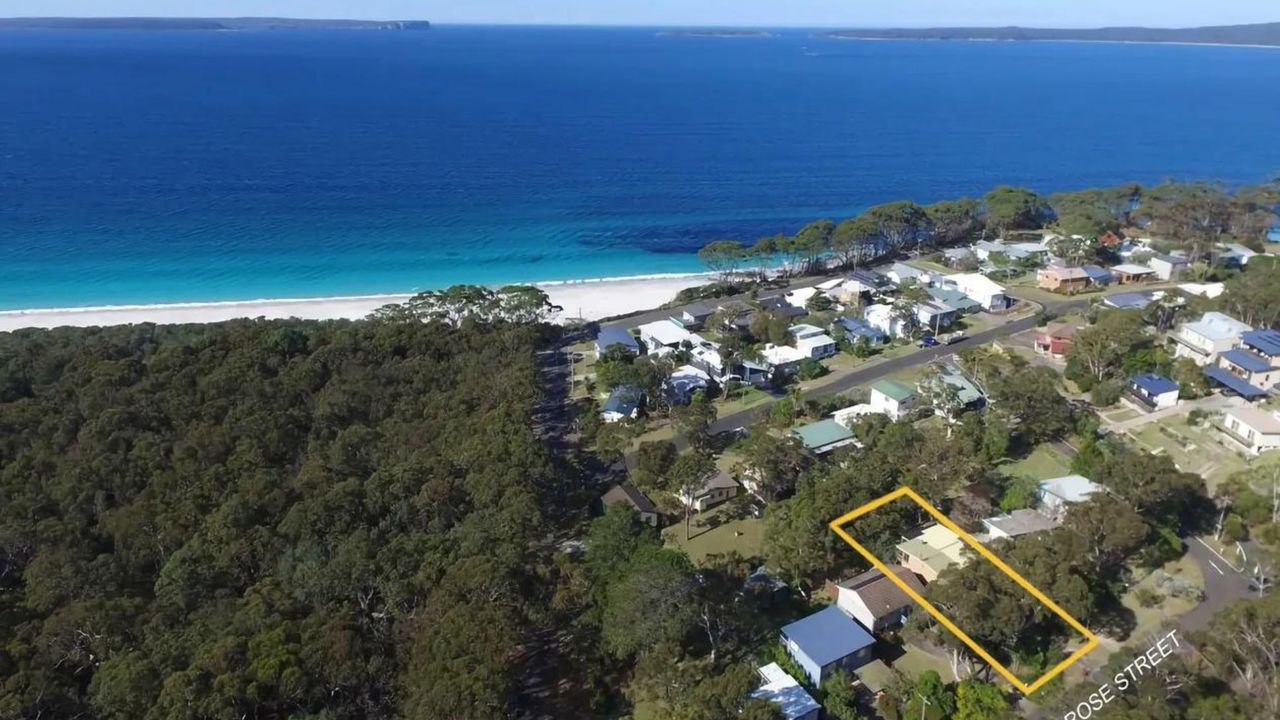 Ros10 – All Decked Out @ Hyams Beach by Experience Jervis