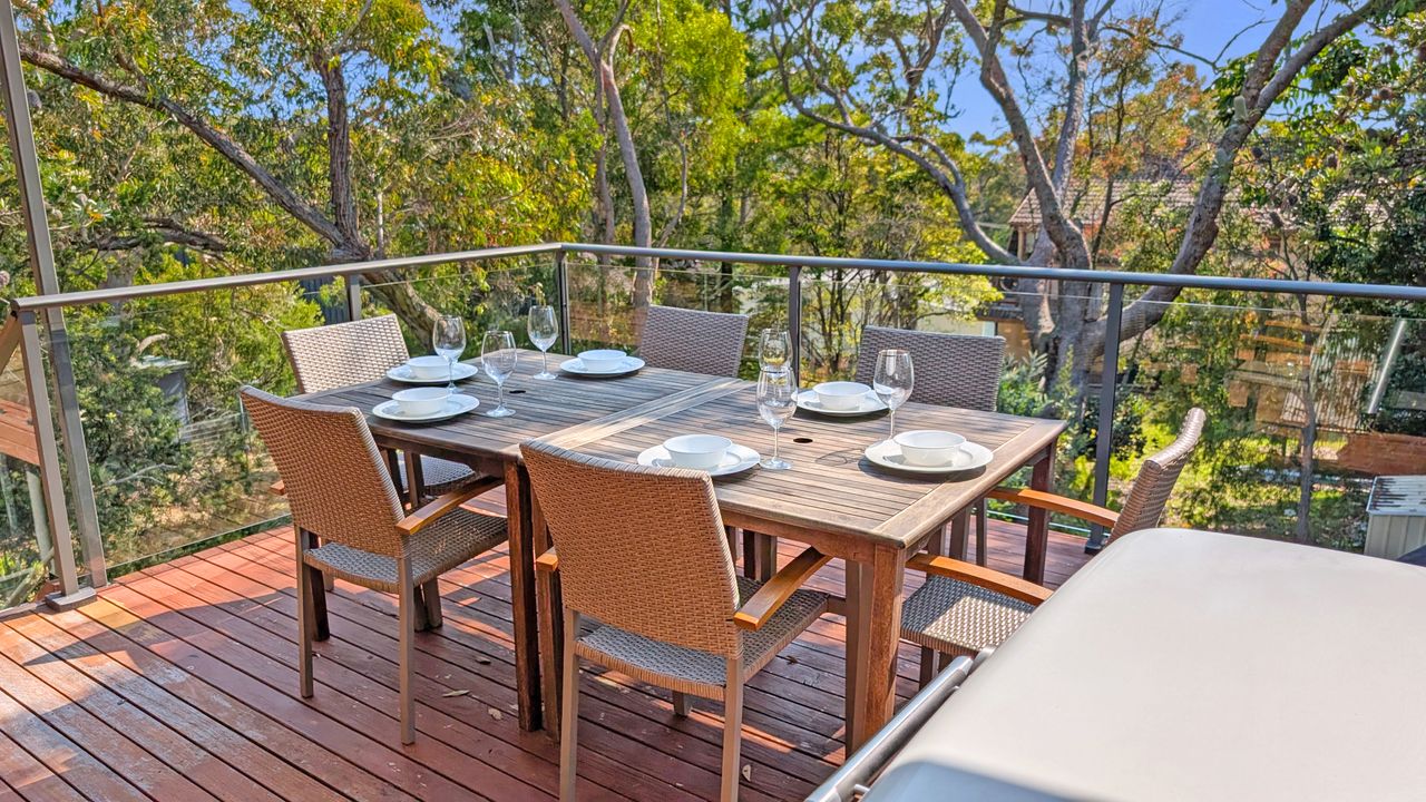 Ros10 – All Decked Out @ Hyams Beach by Experience Jervis