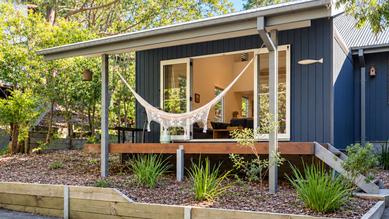 Sil1/7 – Boathouse 1 by Experience Jervis Bay