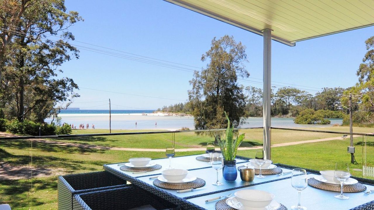 Bur84b – Waterview by Experience Jervis Bay