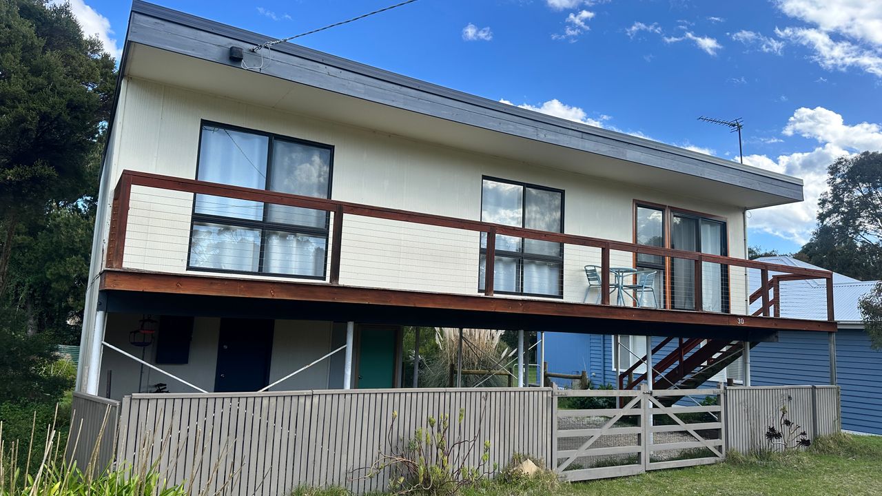 Saturn Sands – 30 Saturn Parade