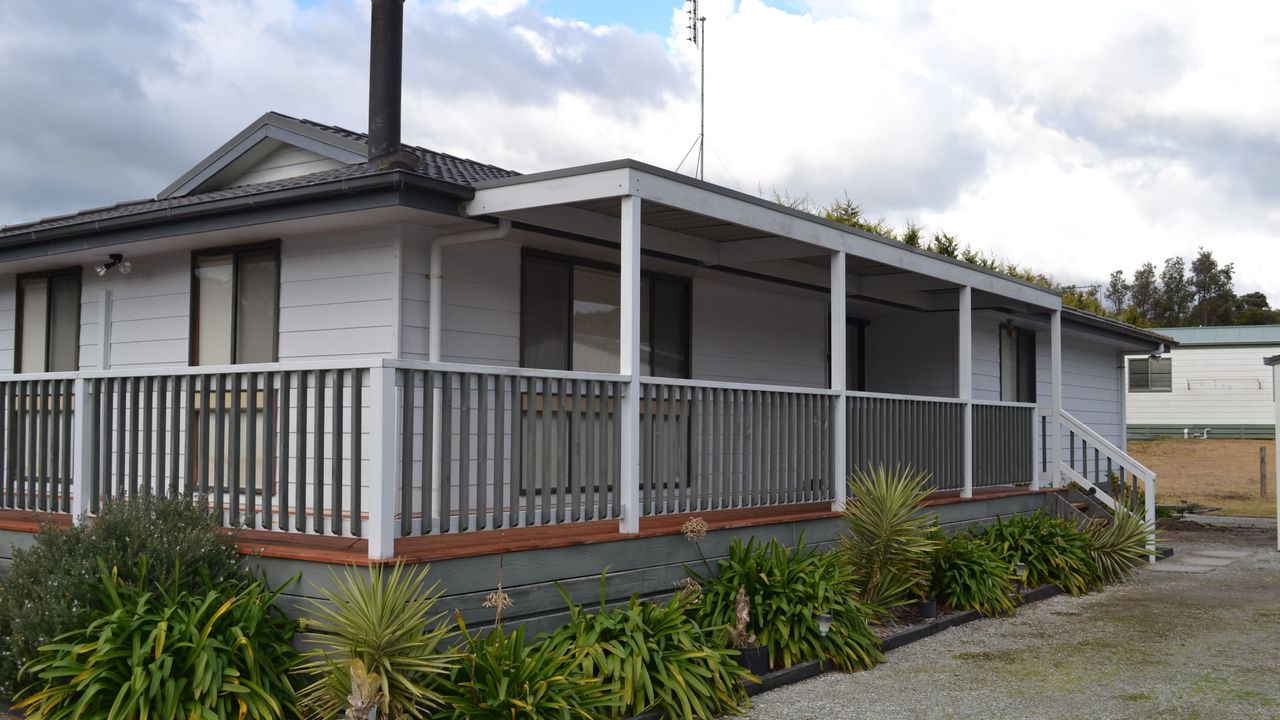 Shelby s Lodge