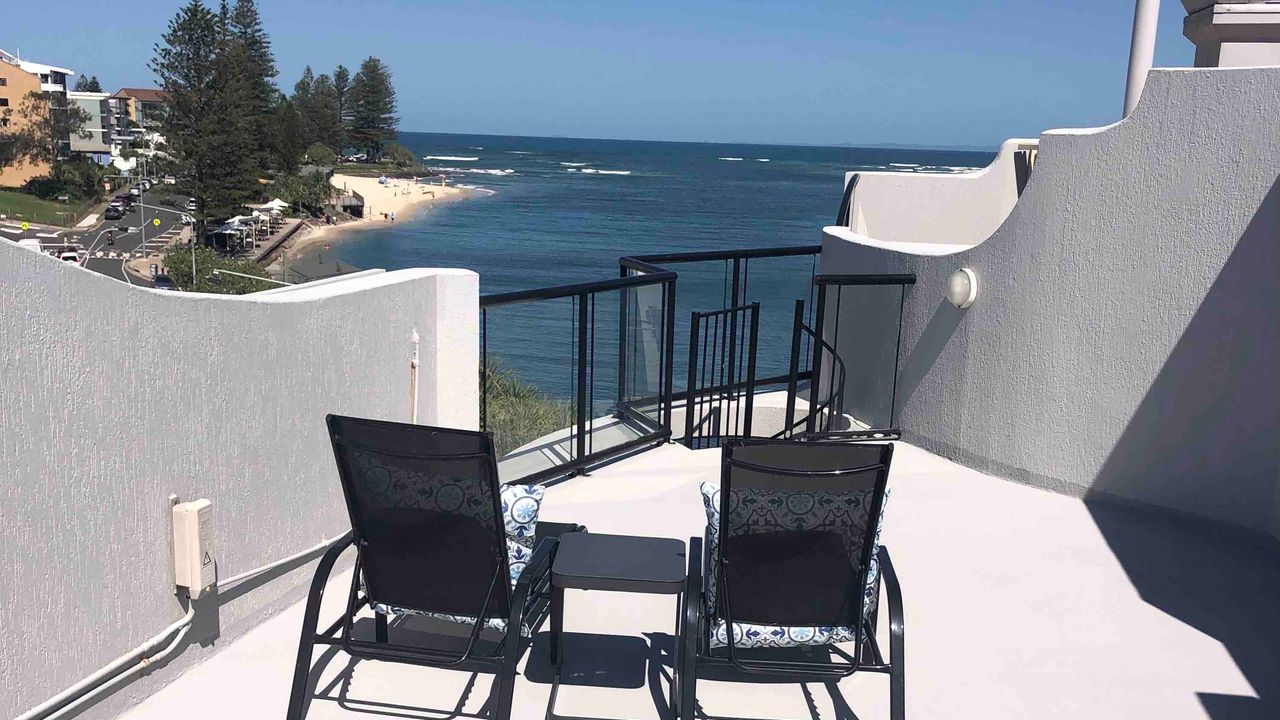 Luxury Paradise 2 Bedroom Lower House Only