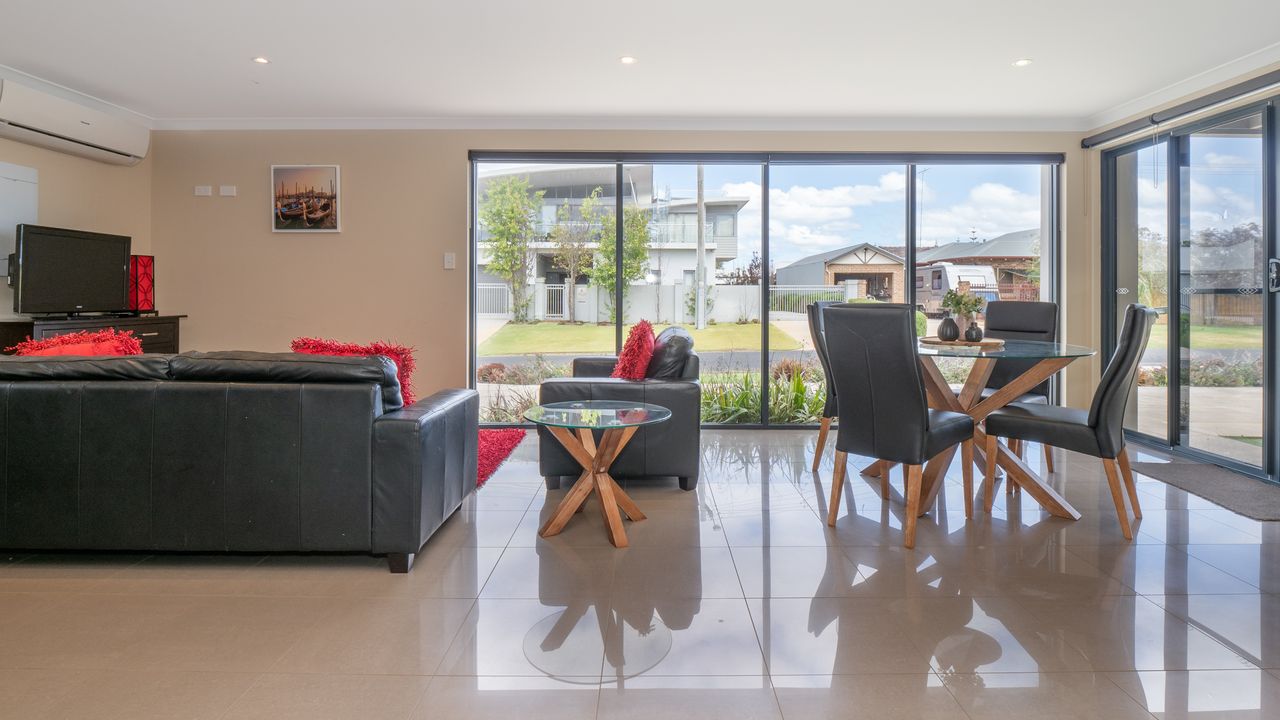 Ocean View Executive Apartment 2