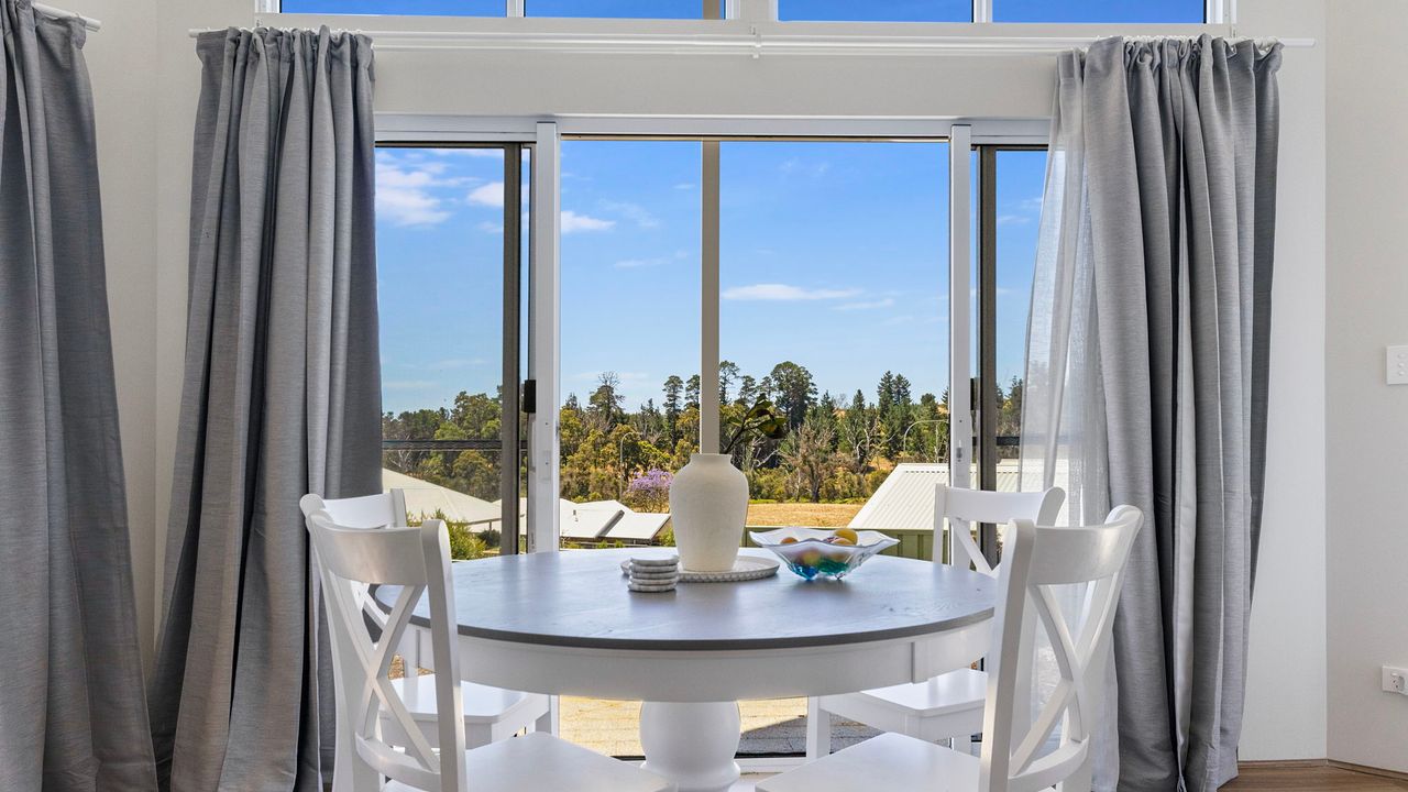 Hill View Cottages – Sail A