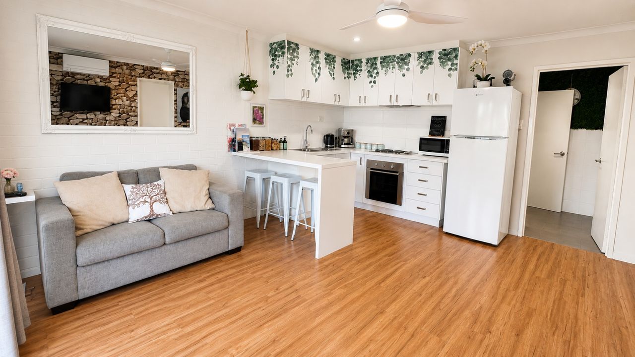 Peaceful Parkside Oasis Walk to Beach & CBD