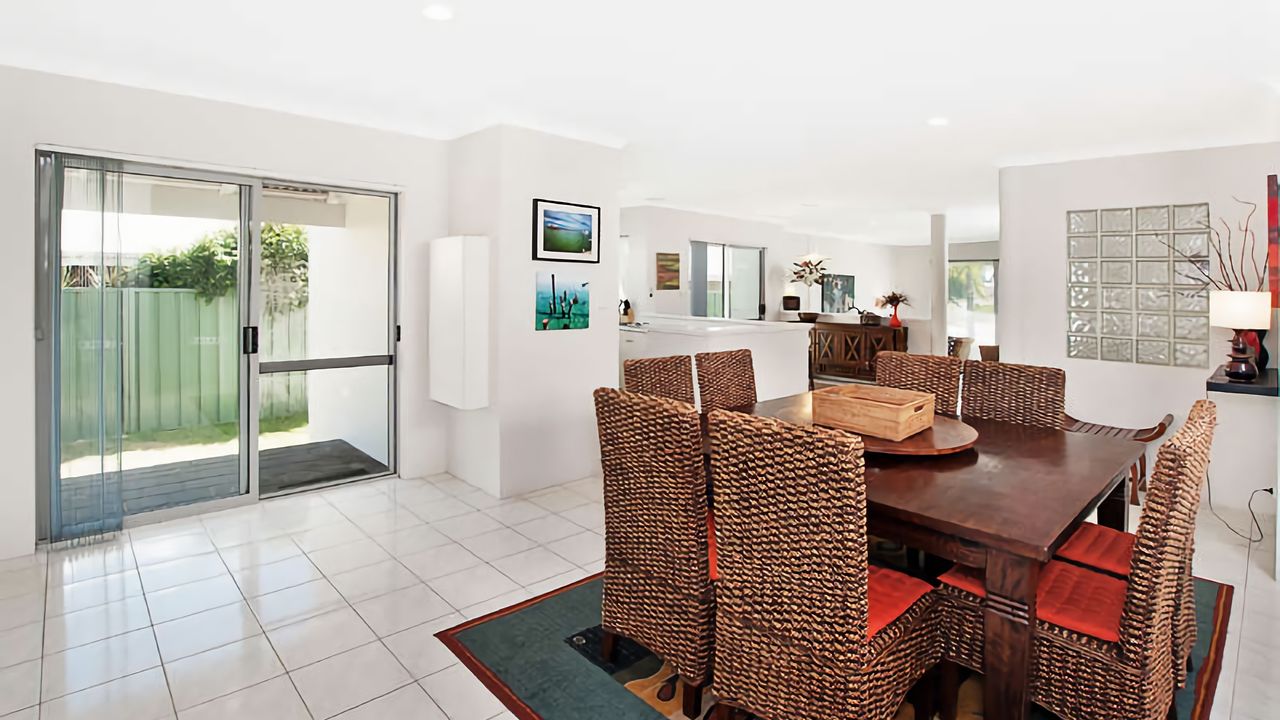 Busselton Beach House with WiFi