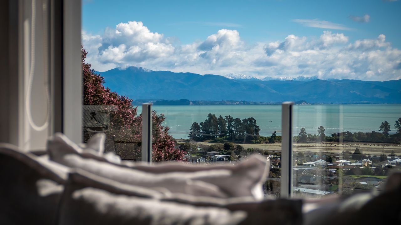 Ocean View with Kiwi Vibe