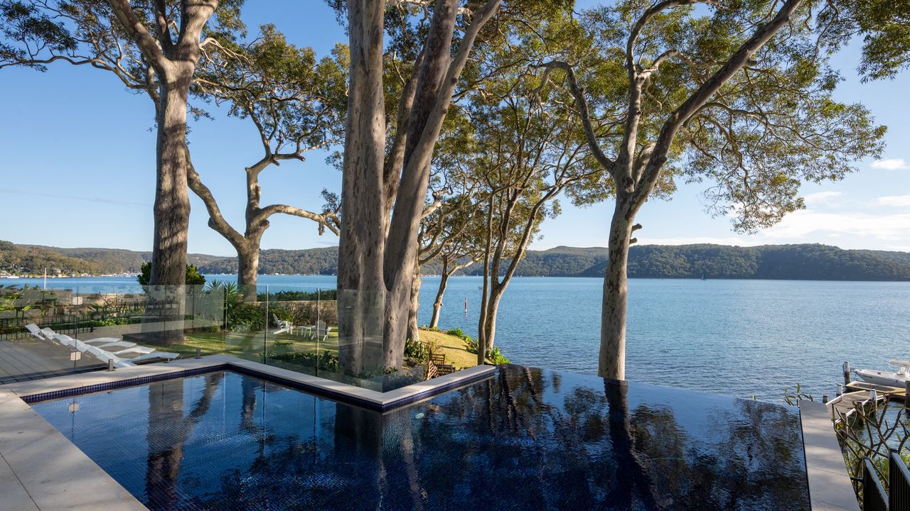 Taylors Point House by TCC