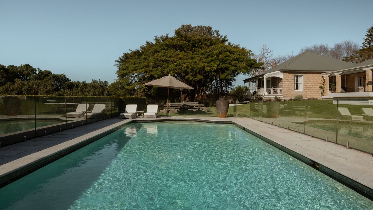Hinterland House – The Full Estate