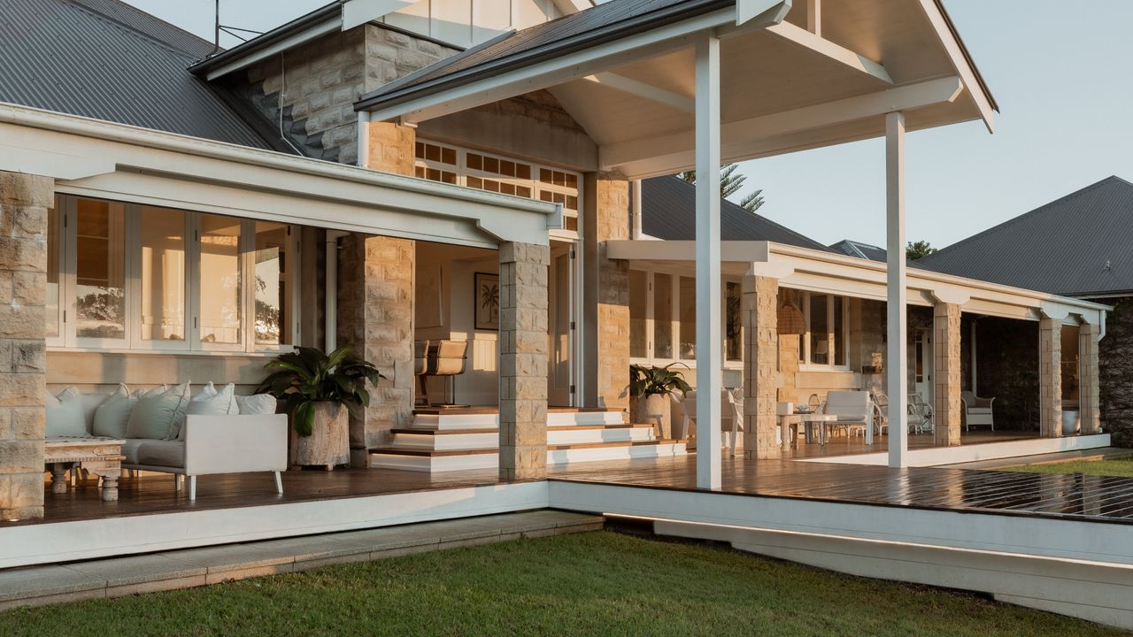 Hinterland House – The Full Estate