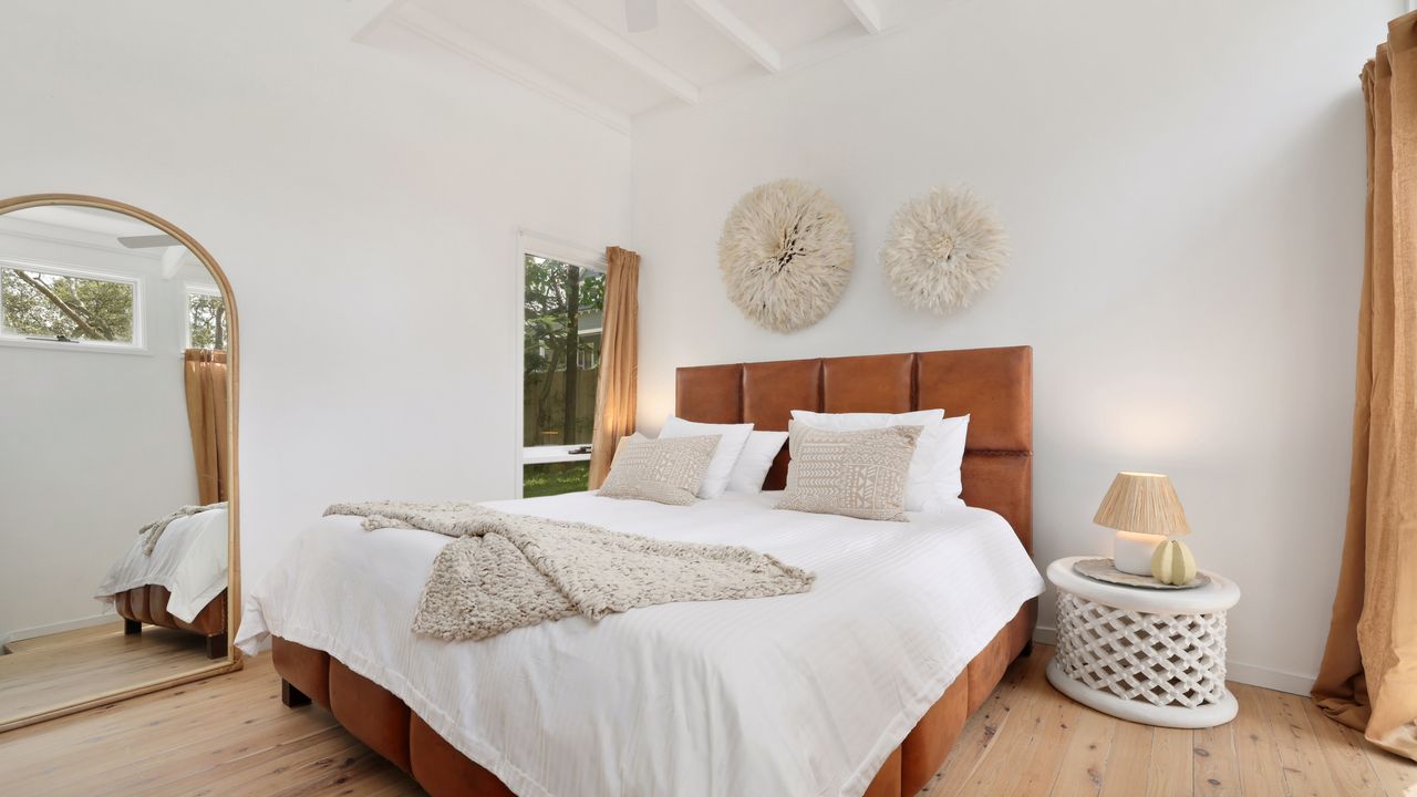 Bungalow 127 at Avalon pde, 800m walk to beach