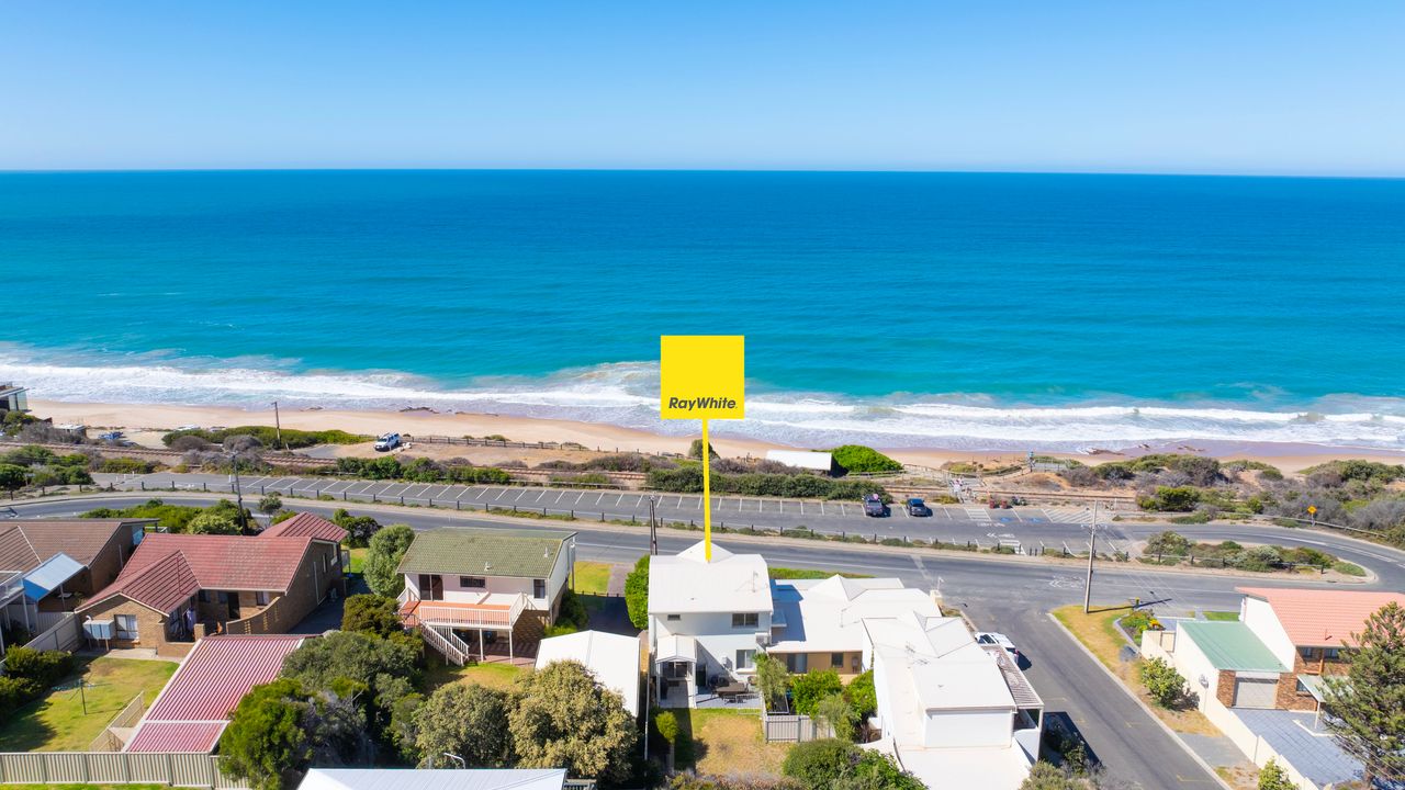 Hey Boomer – 2/8 Railway Tce, Port Elliot