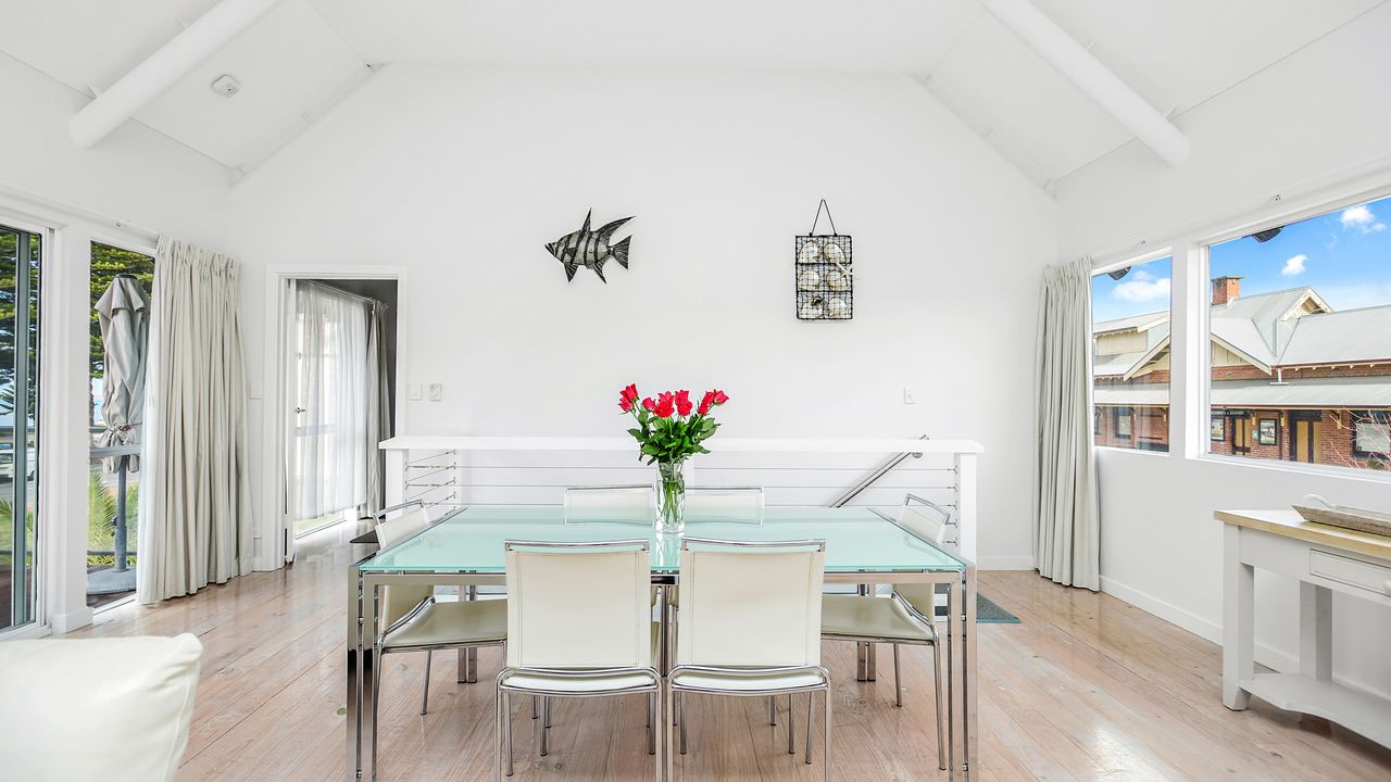 Fantastic Beachside Townhouse