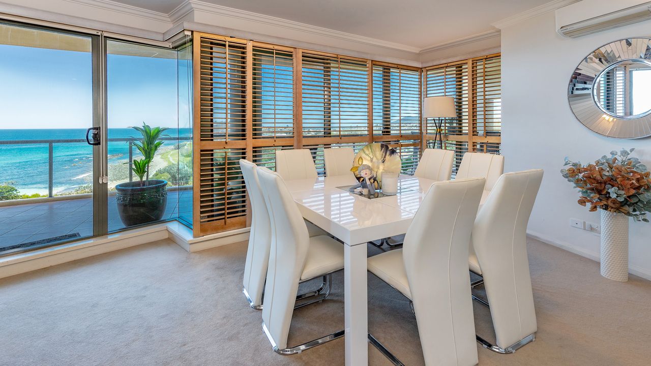 Le Point 702 – Luxury and Views!