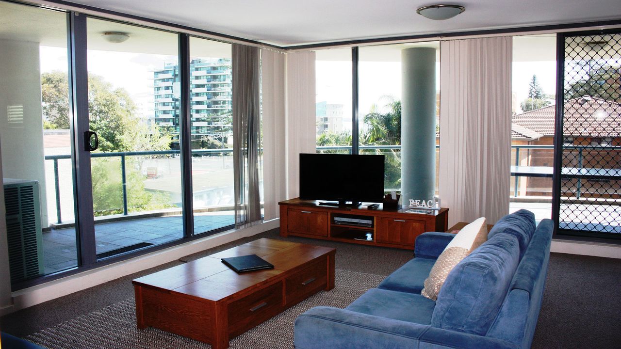 Twin Pines 401 – CBD Location