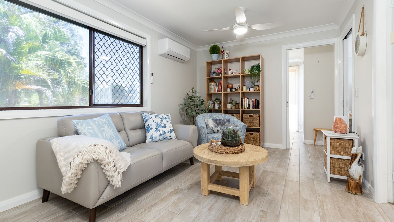 Little Goldens @ Fays