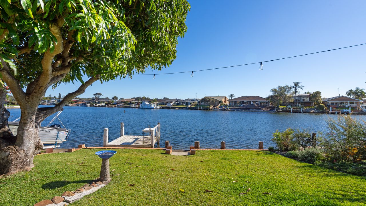 4 Murray Avenue