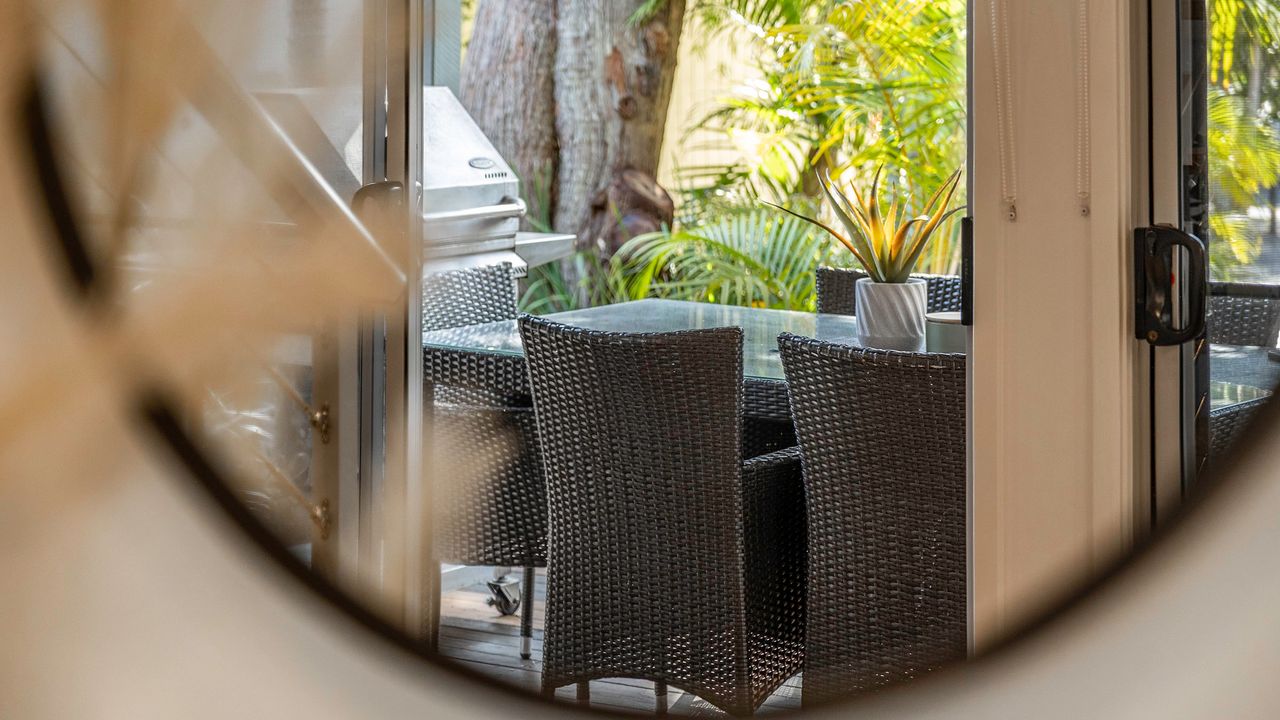Outdoor Dining with/BBQ