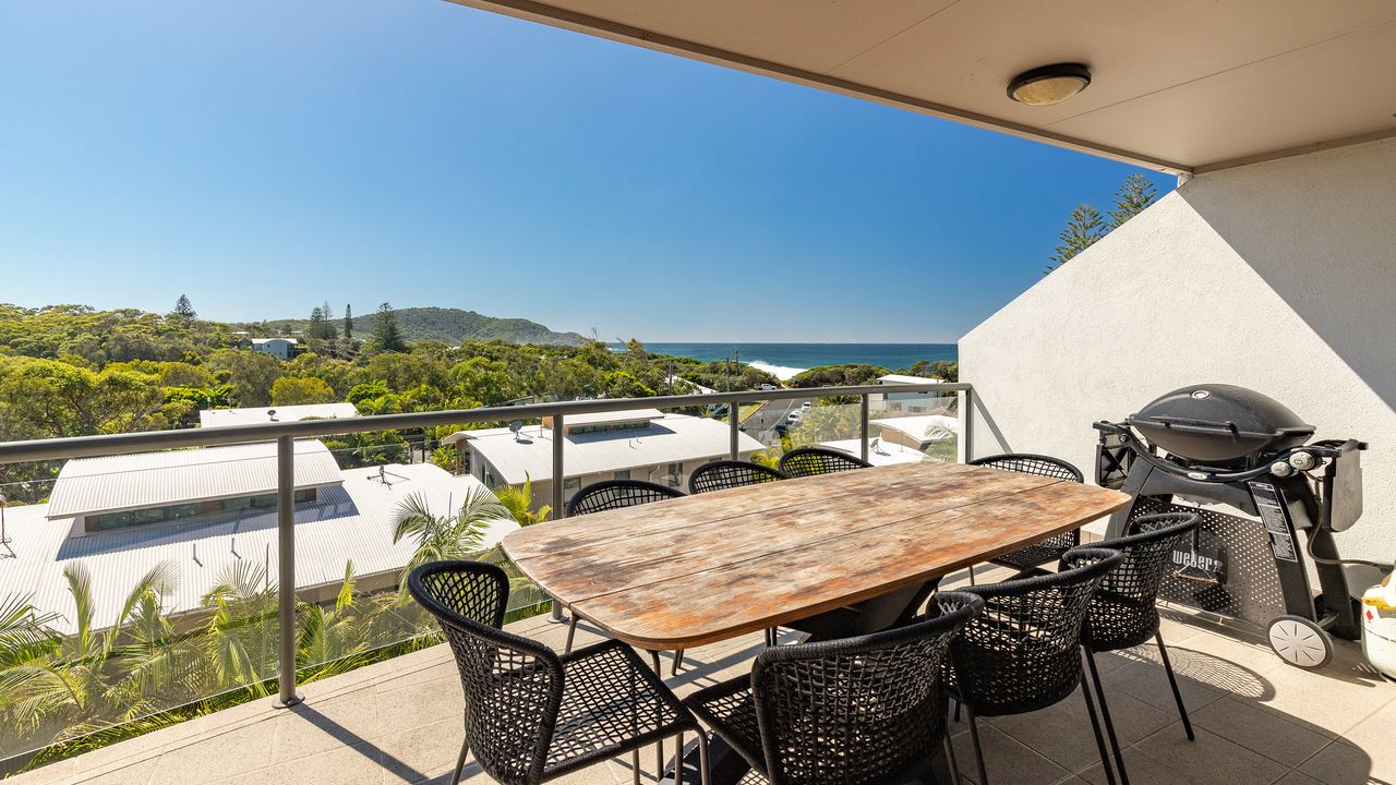 Balcony Dining