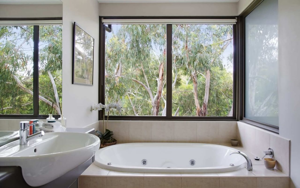 Lake Daylesford Lodge 7