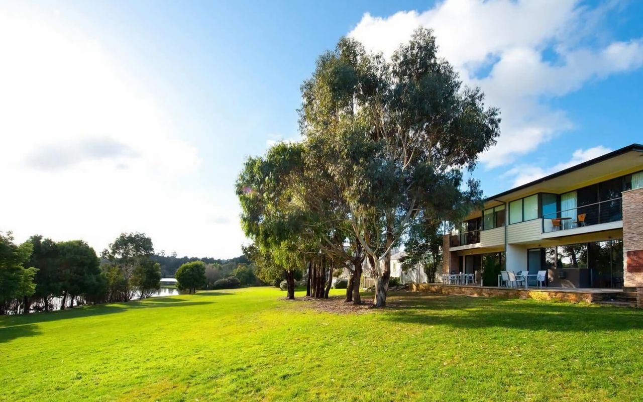 Lake Daylesford Lodge 7