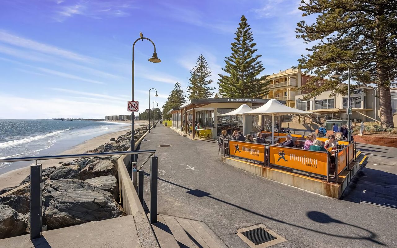 Beach Cafe - 50m From Apartment